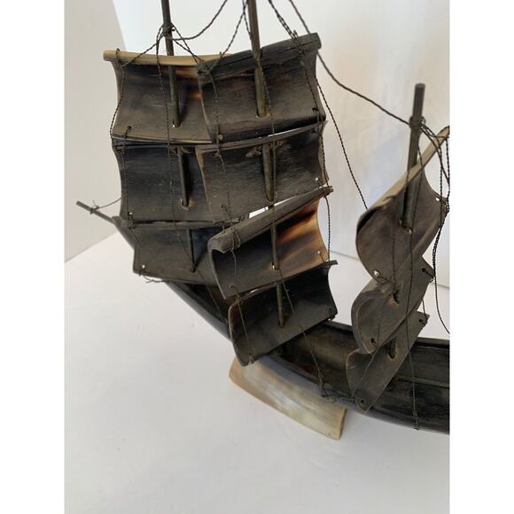 Vintage Wooden Clipper Ship Three Masts Lacquered Finish 11 1/4"h x 14"l - Picture 10 of 10